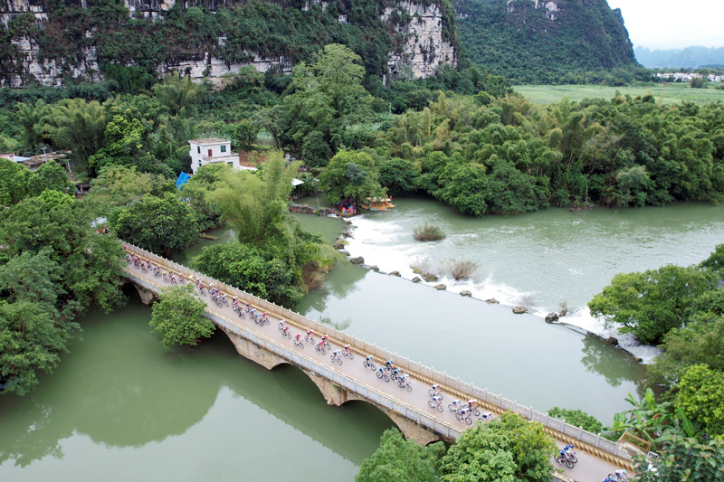 途经大新县, 同时, 推动文旅融